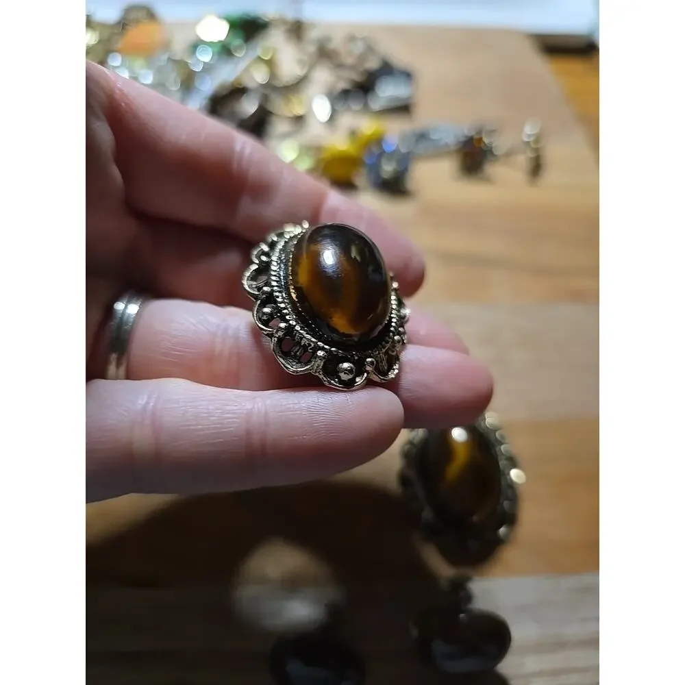Pair of 2 Vtg Chunky Oval Cabochon Clip-On & Round Screw Back Earrings‎ Jewelry